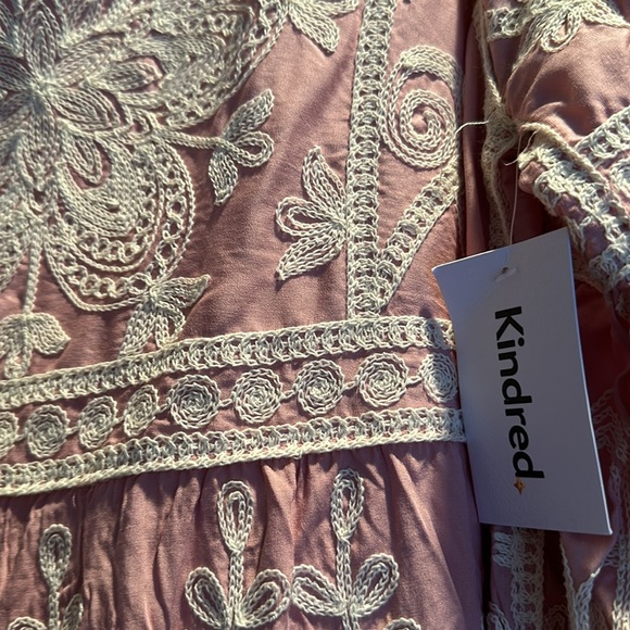 Kindred Pink Embroidered Blouse Large - Picture 4 of 4